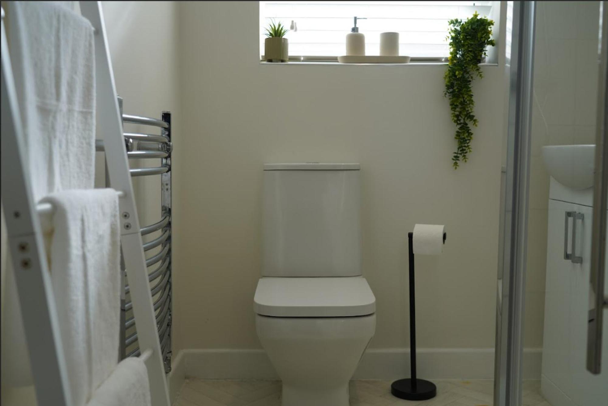 Castle Boulevard - 3 Bedrooms Sleeps 5, Free Parking & Wifi - Close To Centre, & Hospital Appartamento *
