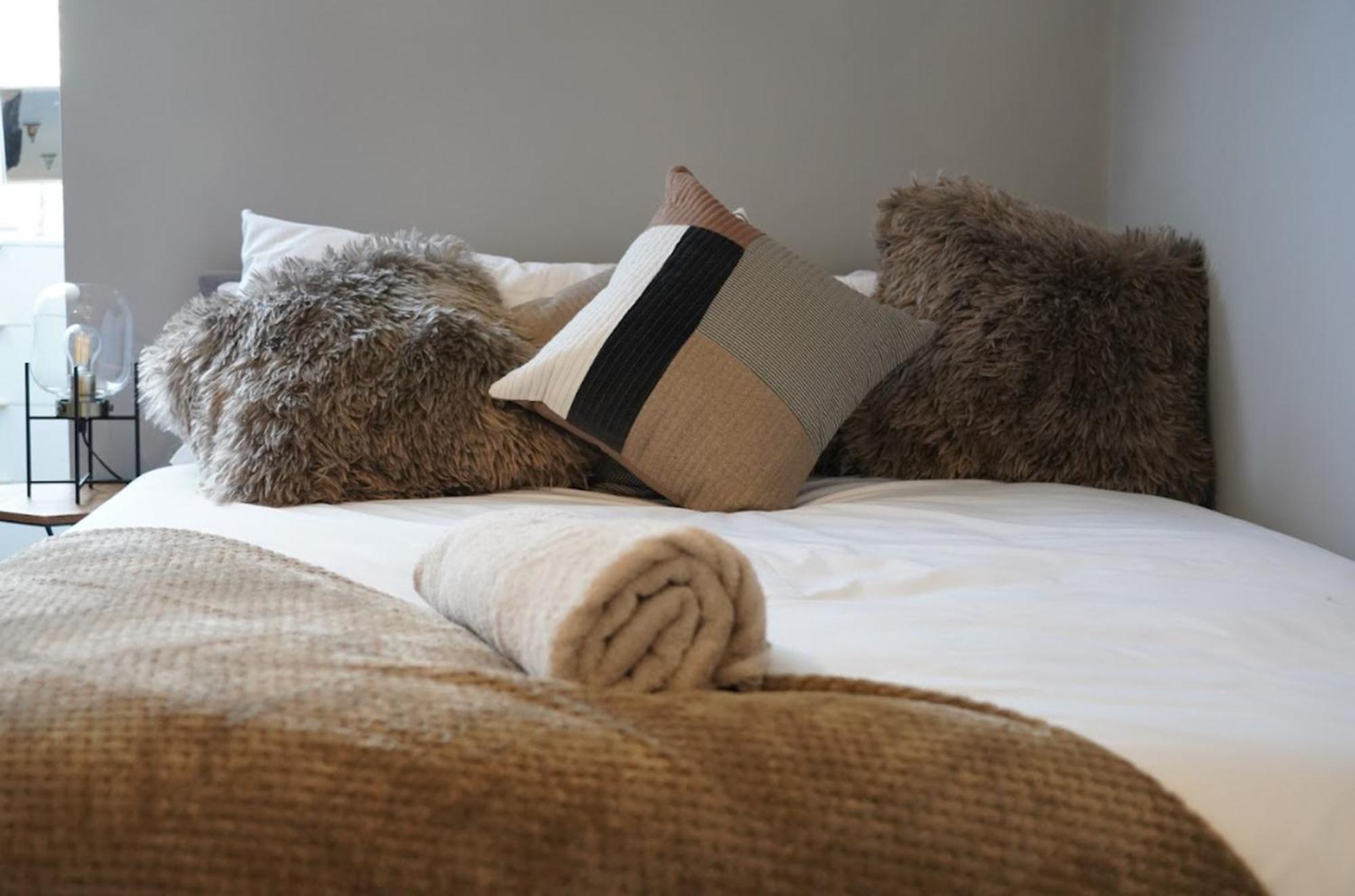 Appartamento Castle Boulevard - 3 Bedrooms Sleeps 5, Free Parking & Wifi - Close To Centre, & Hospital *
