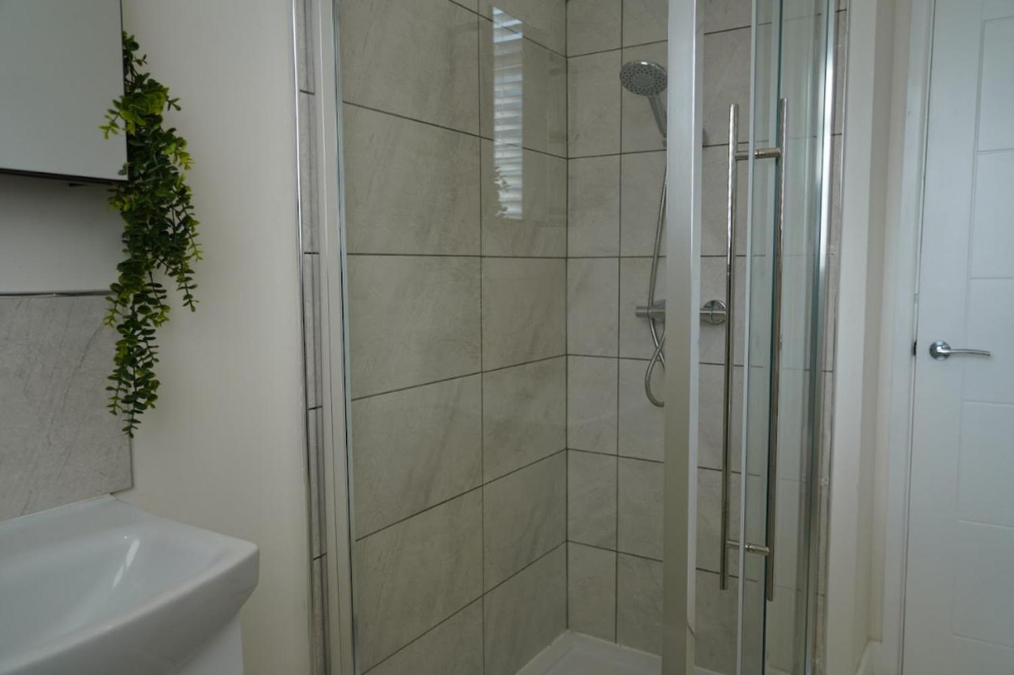 Appartamento Castle Boulevard - 3 Bedrooms Sleeps 5, Free Parking & Wifi - Close To Centre, & Hospital