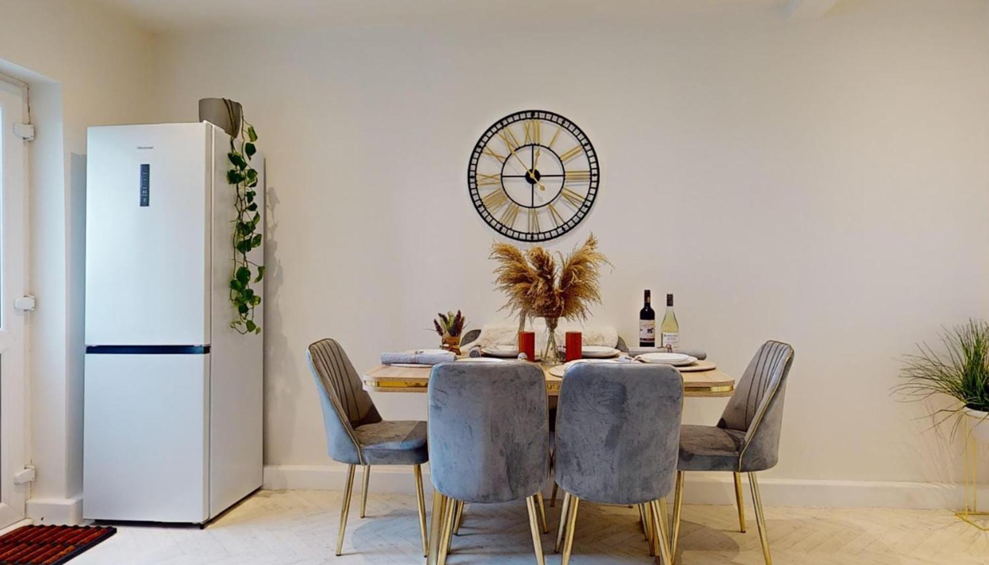 Castle Boulevard - 3 Bedrooms Sleeps 5, Free Parking & Wifi - Close To Centre, & Hospital * Nottingham