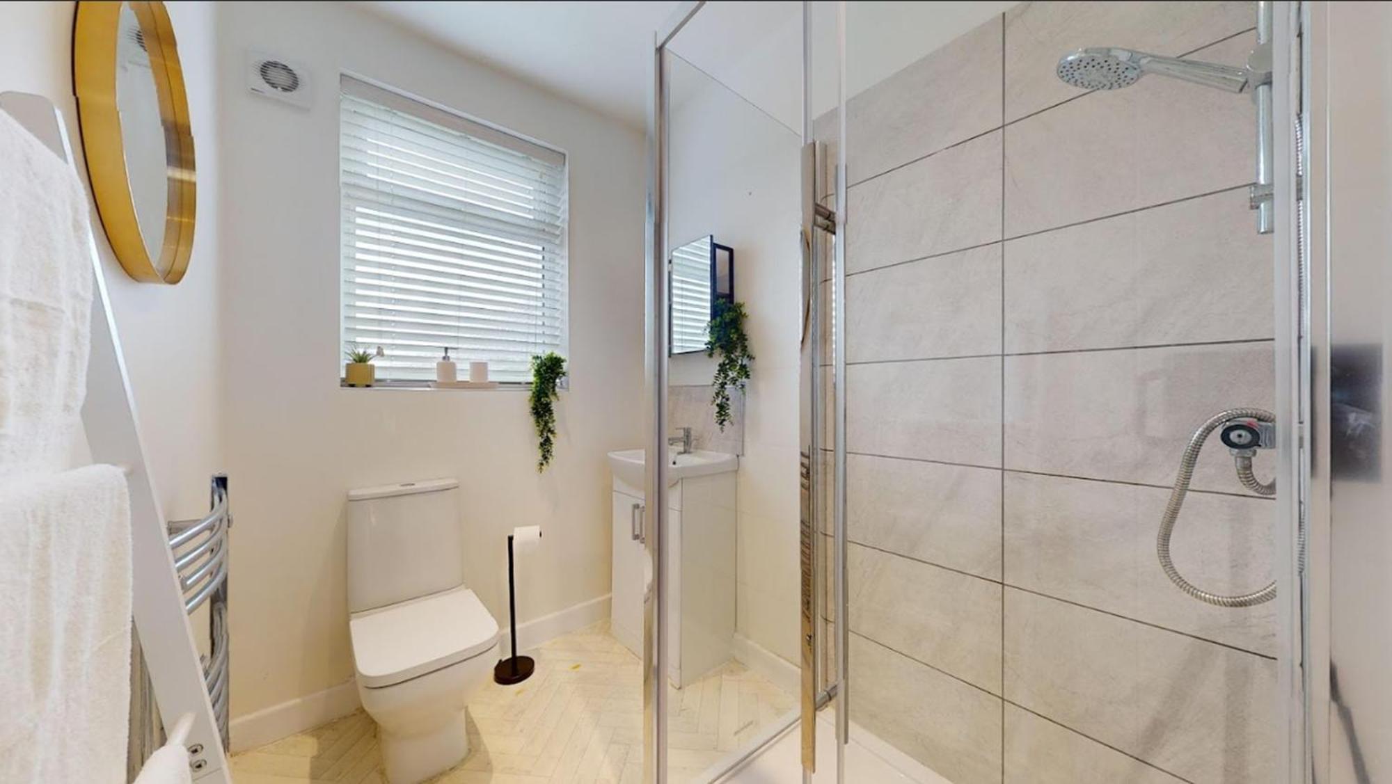 Castle Boulevard - 3 Bedrooms Sleeps 5, Free Parking & Wifi - Close To Centre, & Hospital Nottingham