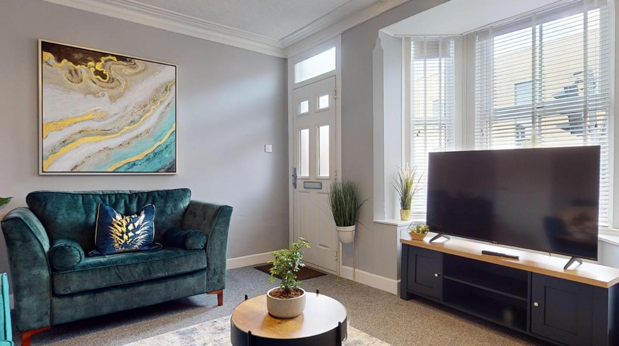 Castle Boulevard - 3 Bedrooms Sleeps 5, Free Parking & Wifi - Close To Centre, & Hospital Nottingham